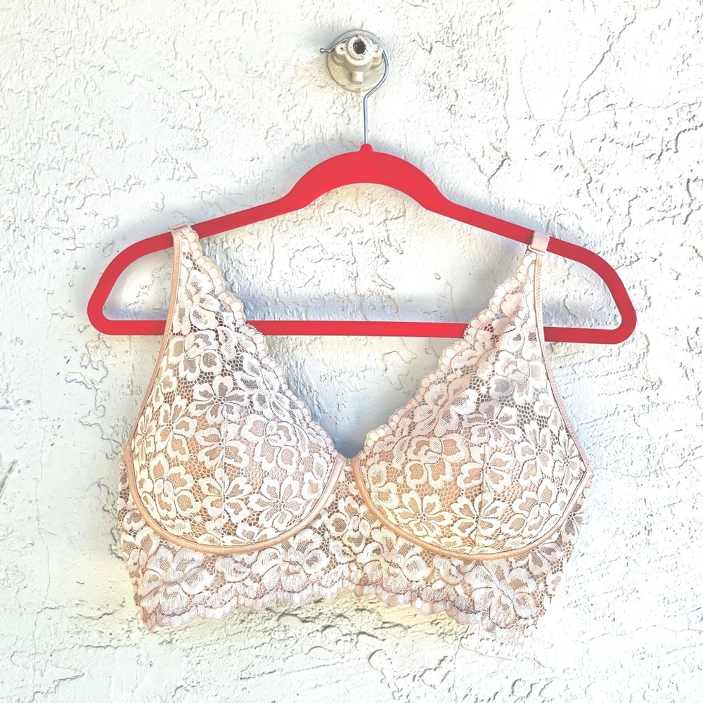 Maidenform Floral Lace Bralette in Cream and Tan
